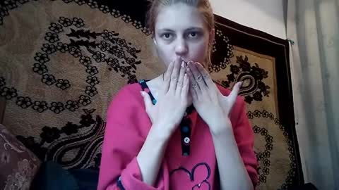 Snapshot of carissaalderson chatting on May 2026 03:23:01 AM Kira online show from May 2026 03:23:01 AM