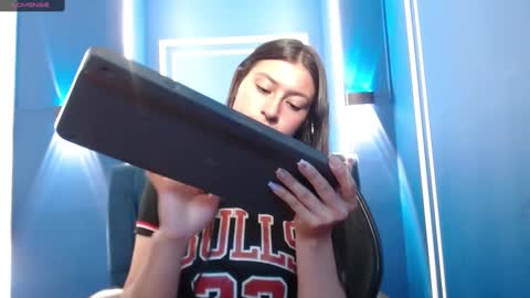 Snapshot of caritoluna_ chatting on November 2025 03:49:02 AM Carito online show from November 2025 03:49:02 AM