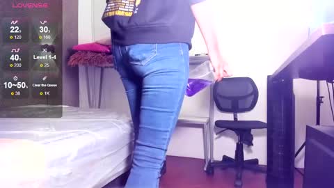 Snapshot of carla_and_robert chatting on December 2024 07:56:02 AM carla and robert online show from December 2024 07:56:02 AM