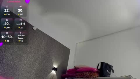 Snapshot of carla_and_robert chatting on December 2024 11:29:01 PM carla and robert online show from December 2024 11:29:01 PM