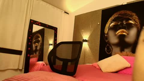 Snapshot of carla_and_robert chatting on March 2025 12:27:02 AM carla and robert online show from March 2025 12:27:02 AM