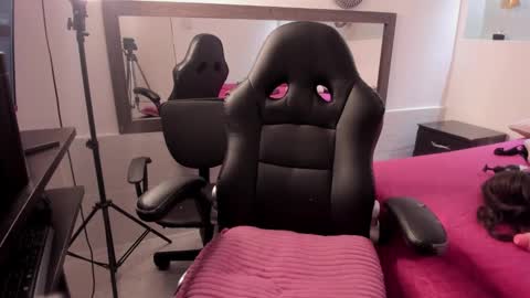 Snapshot of carla_and_robert chatting on March 2025 10:16:02 AM carla and robert online show from March 2025 10:16:02 AM