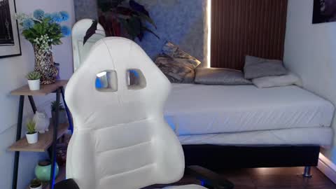 Carla  online show from February 2025 06:42:02 PM