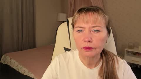 Carla Vogue online show from November 2025 03:17:01 AM