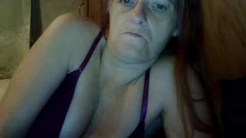 carleeswoman08 online show from October 2025 12:12:02 PM