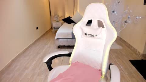 Snapshot of carleewinter chatting on December 2024 05:34:01 AM Alejandra online show from December 2024 05:34:01 AM