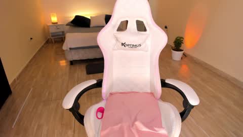 Snapshot of carleewinter chatting on January 2025 04:27:02 AM Alejandra online show from January 2025 04:27:02 AM