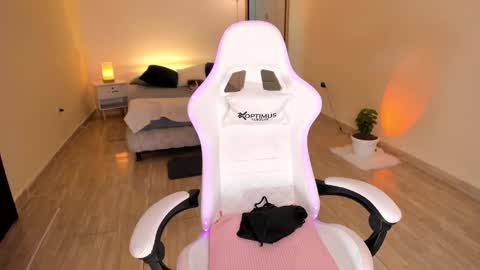 Snapshot of carleewinter chatting on January 2025 04:31:02 AM Alejandra online show from January 2025 04:31:02 AM