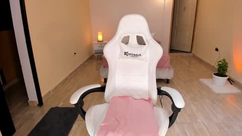 Snapshot of carleewinter chatting on February 2025 01:02:01 AM Alejandra online show from February 2025 01:02:01 AM