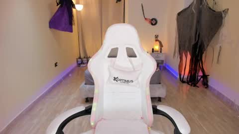 Snapshot of carleewinter chatting on October 2025 12:44:01 AM Alejandra online show from October 2025 12:44:01 AM