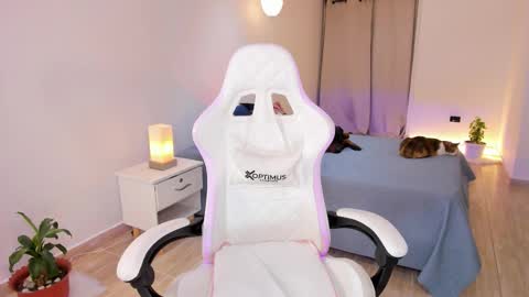 Snapshot of carleewinter chatting on December 2025 01:56:02 AM Alejandra online show from December 2025 01:56:02 AM