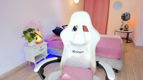 Snapshot of carleewinter chatting on February 2026 01:16:02 AM Alejandra online show from February 2026 01:16:02 AM