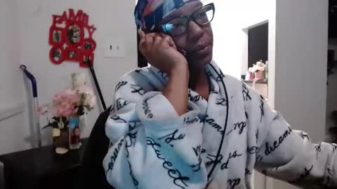 Carlie online show from February 2026 05:15:01 AM