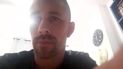 carloscadiz11 online show from December 2025 04:44:01 PM