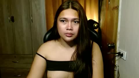 Carla online show from November 2025 01:22:01 AM