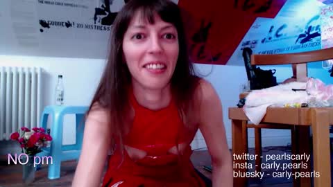 Carly Pearls online show from November 2025 04:55:01 AM