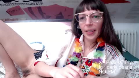 Carly Pearls online show from April 2026 04:40:01 AM