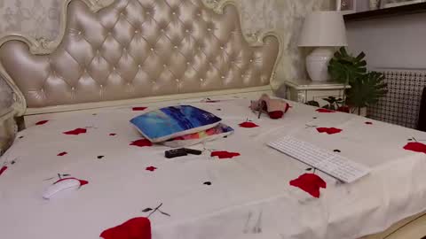 Snapshot of carmellaangel chatting on December 2025 09:57:02 AM CarmellaAngel online show from December 2025 09:57:02 AM