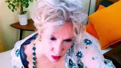 Carmen online show from October 2025 07:29:01 AM