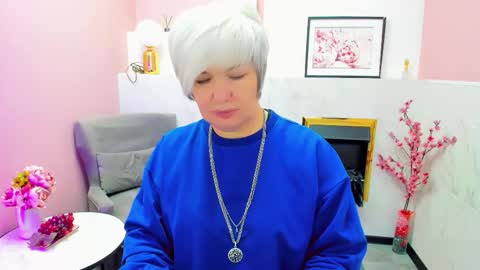 Carmen online show from November 2025 08:41:01 PM