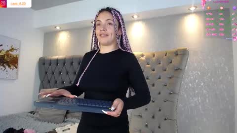 Caro Fisher online show from December 2025 01:06:01 PM