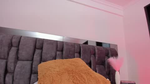 Snapshot of carol_horny chatting on January 2025 05:18:02 AM Carol online show from January 2025 05:18:02 AM