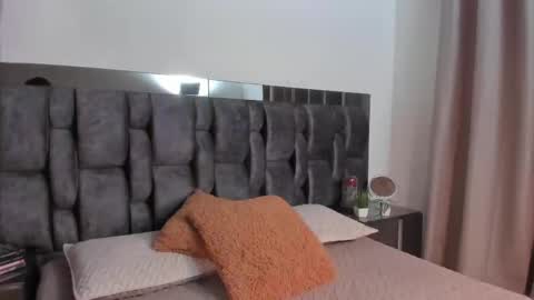 Snapshot of carol_horny chatting on November 2025 03:53:02 AM Carol online show from November 2025 03:53:02 AM