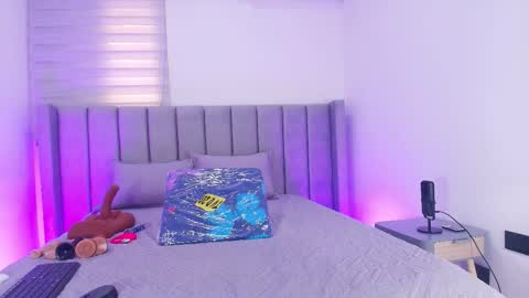 Carol online show from December 2025 07:34:02 PM