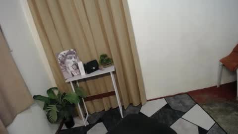 Snapshot of carol_linaxxx chatting on January 2025 05:38:01 PM Carolina online show from January 2025 05:38:01 PM