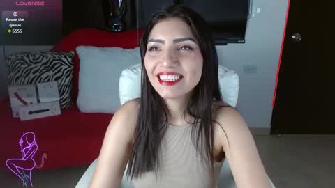 Snapshot of carolaine69_ chatting on February 2026 01:33:02 PM Caroline online show from February 2026 01:33:02 PM