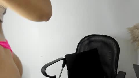 Snapshot of carolay759687 chatting on January 2025 04:22:02 AM carolay759687 online show from January 2025 04:22:02 AM