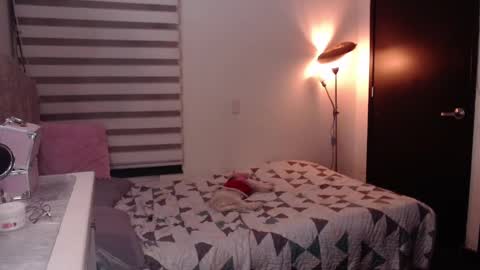 Snapshot of carolayn12 chatting on December 2024 02:56:01 AM Carolayn online show from December 2024 02:56:01 AM