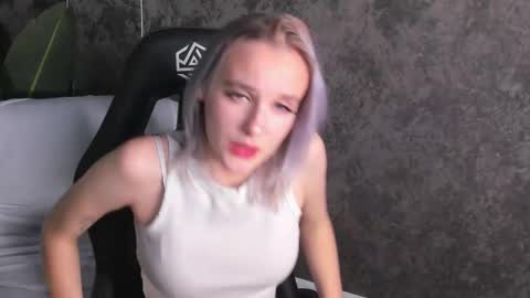 Snapshot of carolin_miller chatting on November 2025 11:05:01 PM Carol online show from November 2025 11:05:01 PM