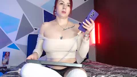 Snapshot of carolin_moore chatting on January 2025 07:17:02 PM Carolin Moore online show from January 2025 07:17:02 PM