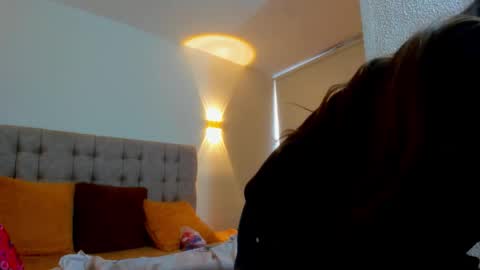 Carolina online show from December 2025 12:21:02 PM