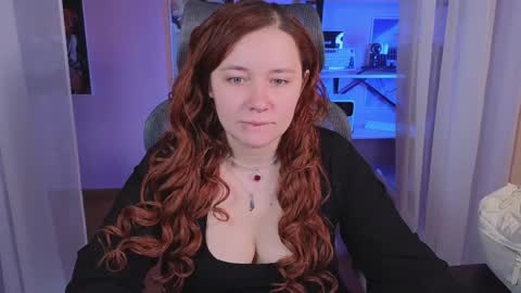 Snapshot of carolina_winter chatting on November 2025 05:39:01 AM Mira online show from November 2025 05:39:01 AM