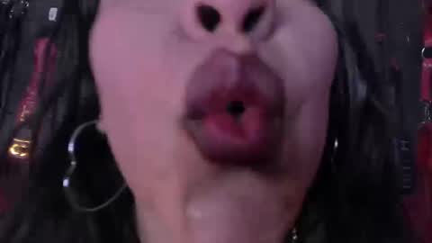 carolina online show from September 2025 09:58:01 PM