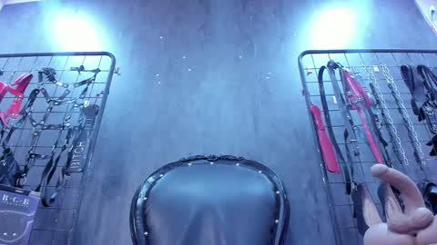 carolina online show from September 2025 04:51:02 PM