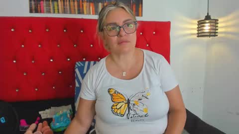 Carolina online show from October 2025 05:10:02 PM