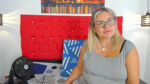 Carolina online show from November 2025 05:02:01 PM