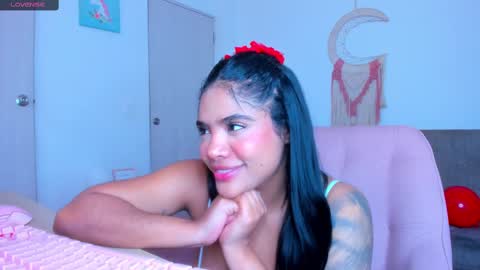 Carolina online show from February 2025 04:09:02 PM