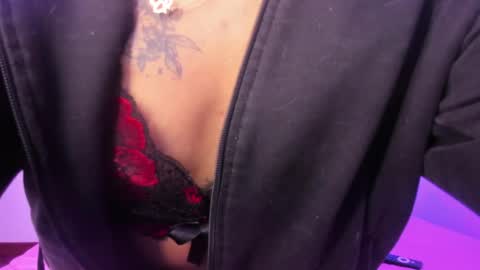 caroline 3 online show from April 2026 06:19:01 AM