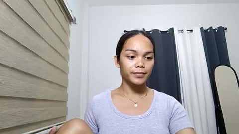 caroline_east online show from February 2026 04:15:02 PM