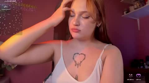 Snapshot of caroline_kiparis chatting on April 2026 08:57:02 PM Caro online show from April 2026 08:57:02 PM