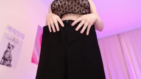 Snapshot of carolineamber chatting on November 2025 07:49:01 AM Carlolina online show from November 2025 07:49:01 AM