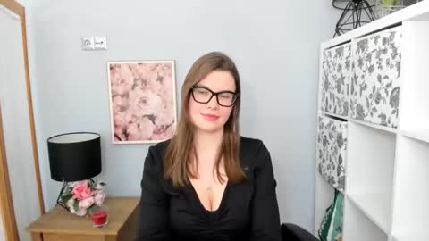 Snapshot of carolineamore chatting on February 2025 03:26:01 PM CarolineAmore online show from February 2025 03:26:01 PM