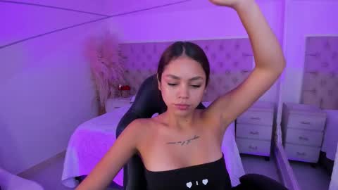 Caroline online show from March 2026 01:07:02 PM