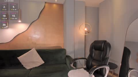 Snapshot of carolinegrace_ chatting on January 2025 02:08:02 PM Caro online show from January 2025 02:08:02 PM