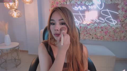 Snapshot of carolinegrace_ chatting on February 2025 10:48:02 AM Caro online show from February 2025 10:48:02 AM