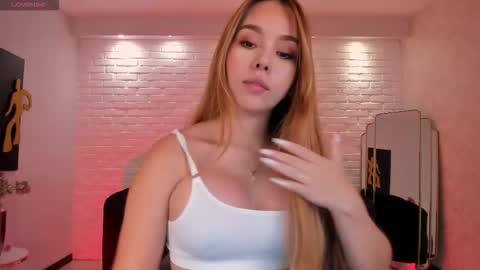 Snapshot of carolinegrace_ chatting on October 2025 10:36:01 AM Caro online show from October 2025 10:36:01 AM